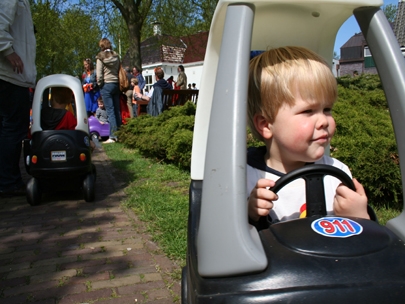 SOmehow this makes me think of Postman Pat