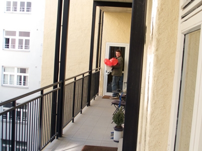 there goes the messenger!