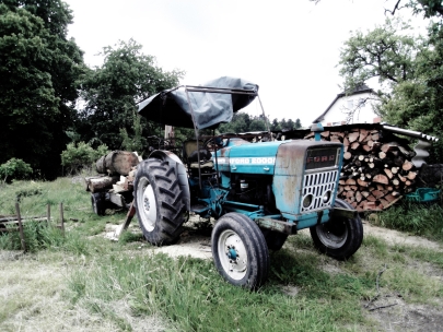 tengo un tractor... amarillo?