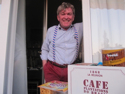 do you have some peanuts? 