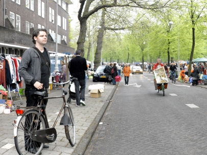 queens day in apololaan market