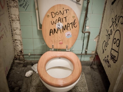 erm, message in a can (shoreditch)