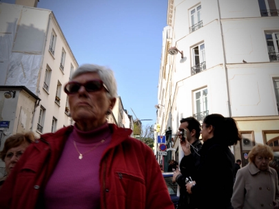 so many people in paris, so many..