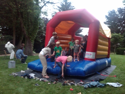 Jump up, Jump up and get down !