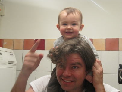 same hair colour same hair curls? 